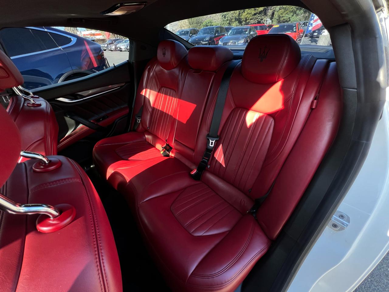 Maserati Ghibli  2021