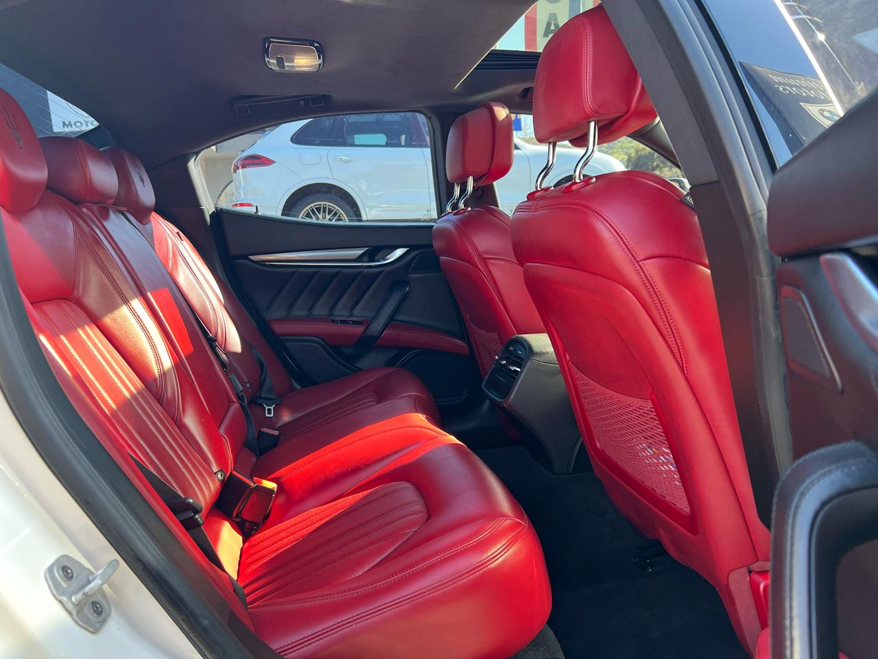 Maserati Ghibli  2021