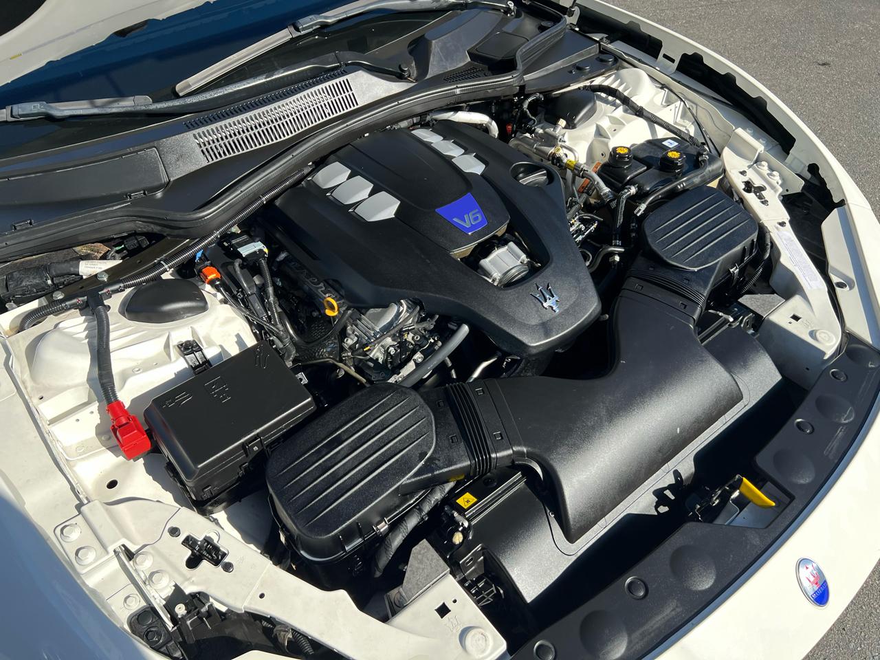 Maserati Ghibli  2021