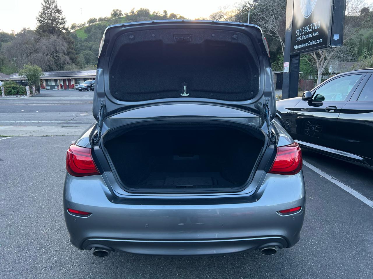 Infiniti Q70 3.7 LUXE RWD 2019