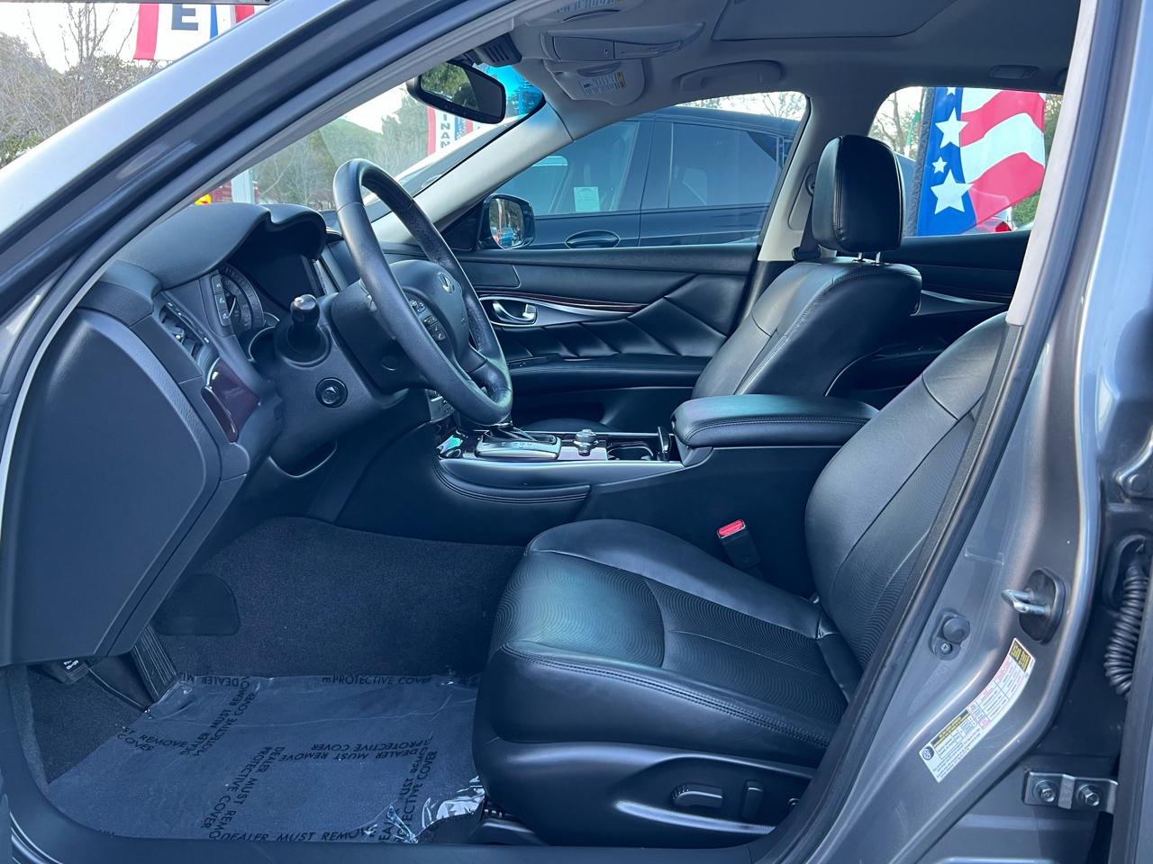 Infiniti Q70 3.7 LUXE RWD 2019