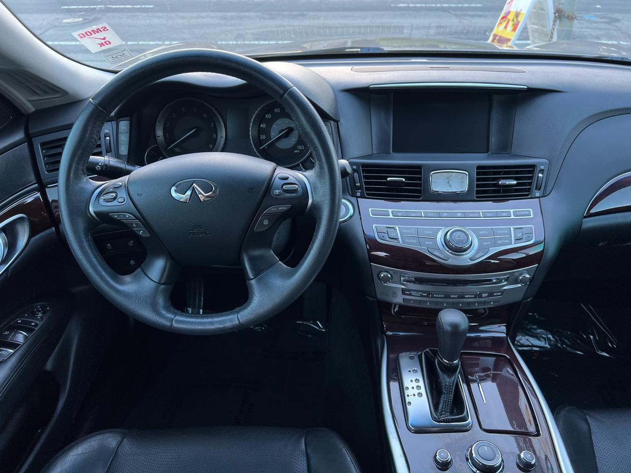 Infiniti Q70 3.7 LUXE RWD 2019