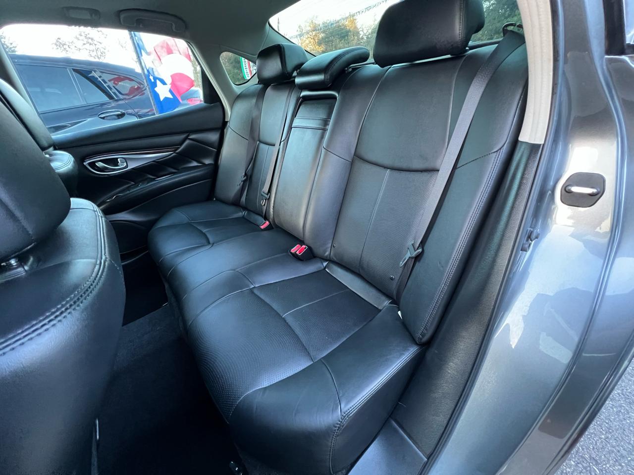 Infiniti Q70 3.7 LUXE RWD 2019