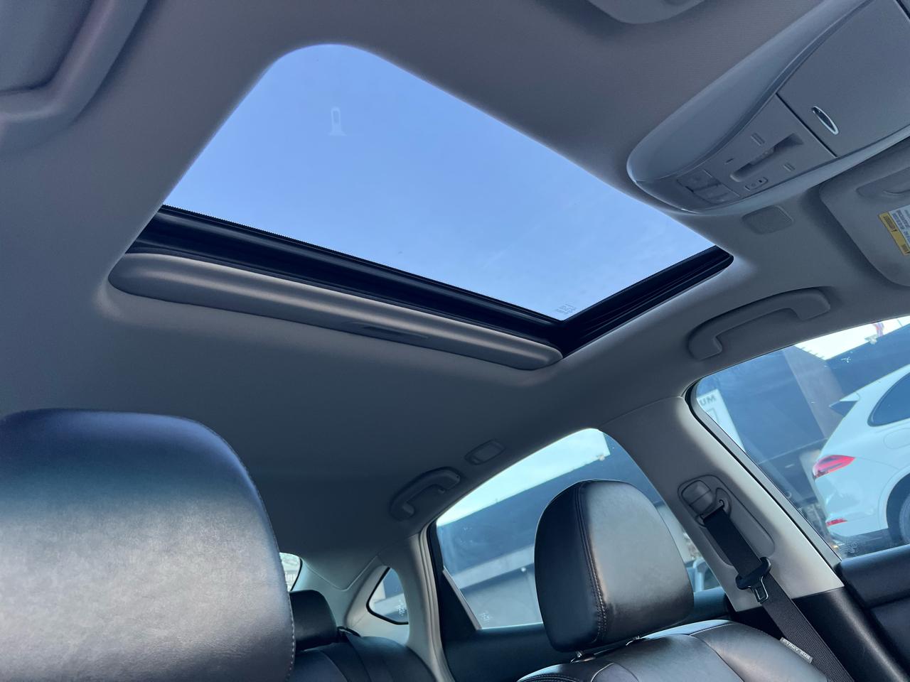 Infiniti Q70 3.7 LUXE RWD 2019