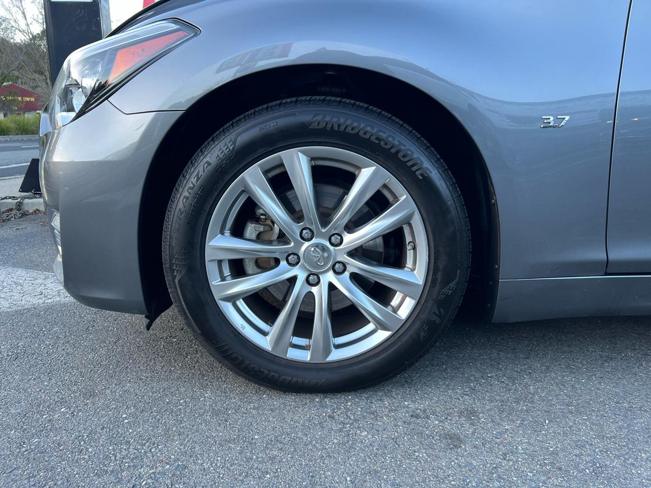 Infiniti Q70 3.7 LUXE RWD 2019