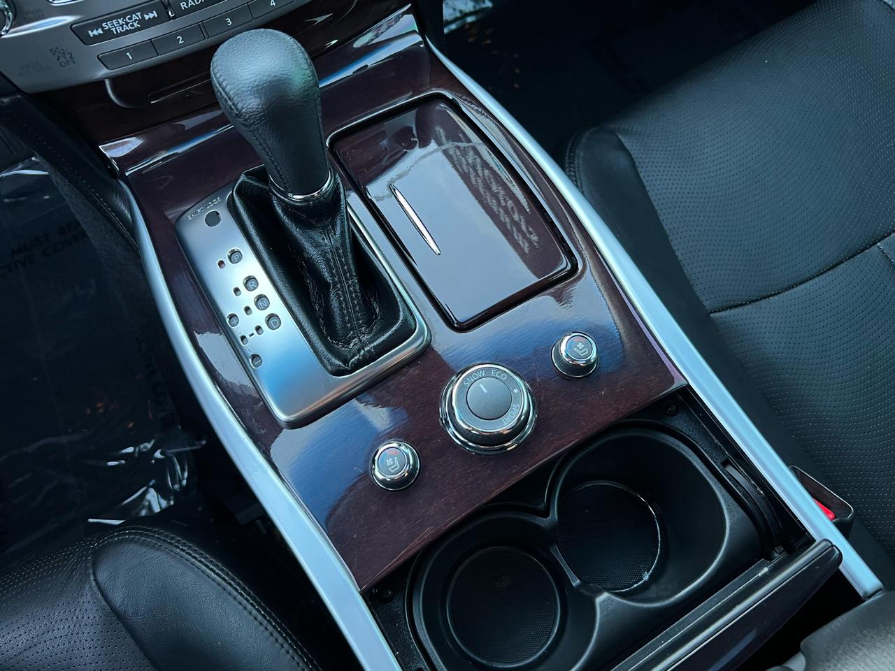 Infiniti Q70 3.7 LUXE RWD 2019