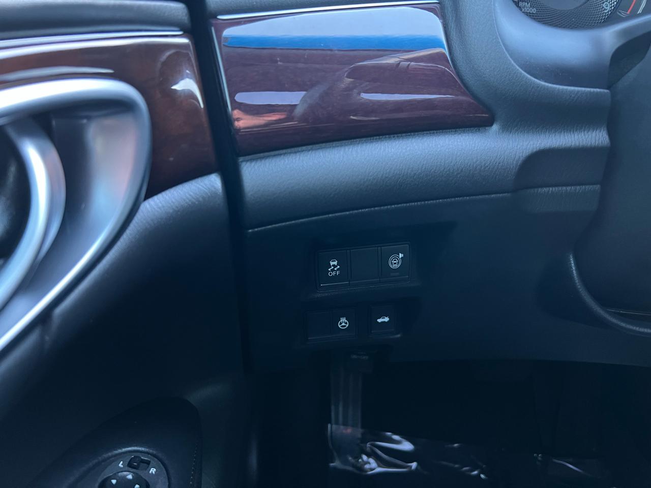 Infiniti Q70 3.7 LUXE RWD 2019