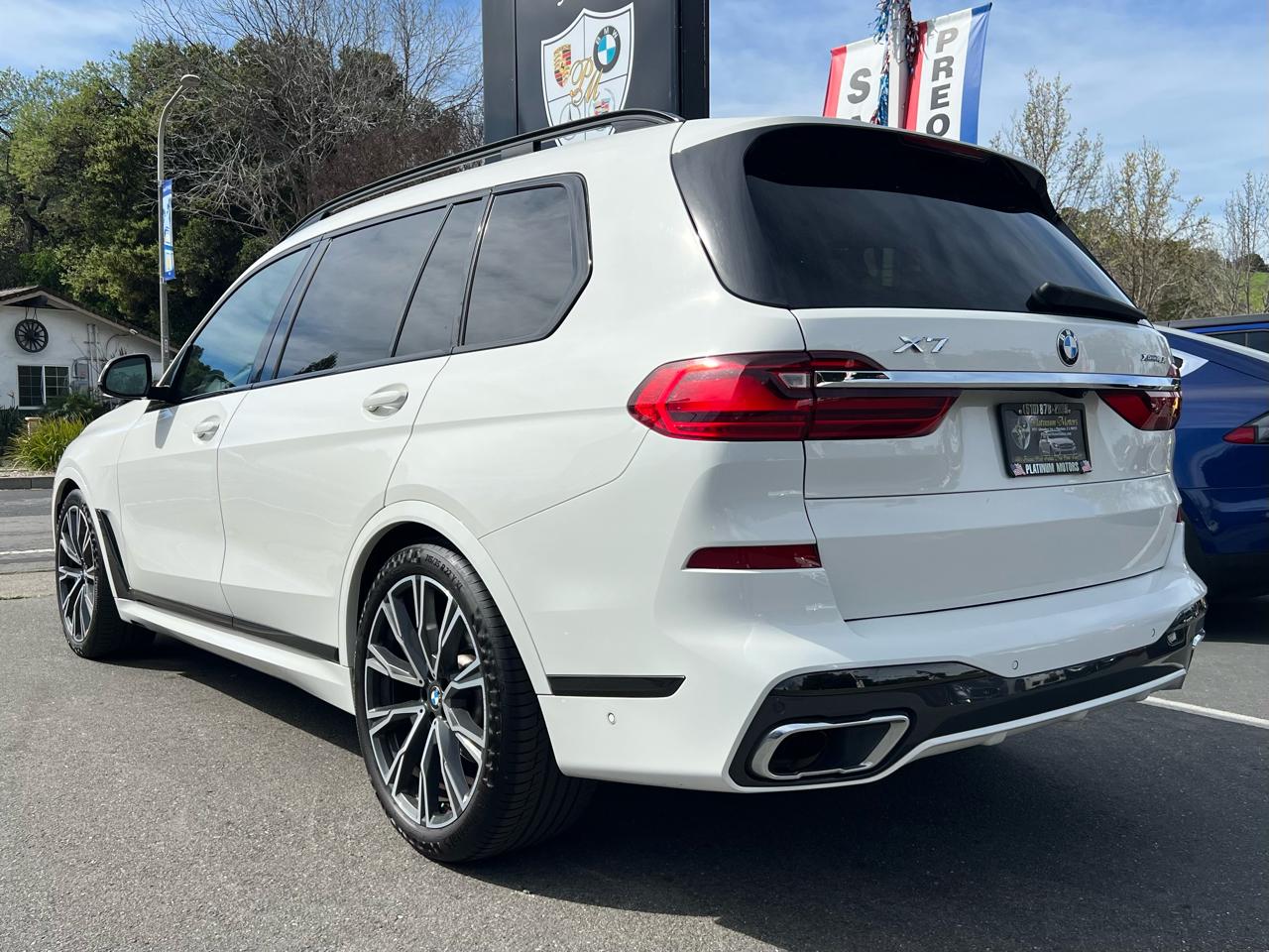 BMW X7 xDrive40i Sports Activity Vehicle 2021