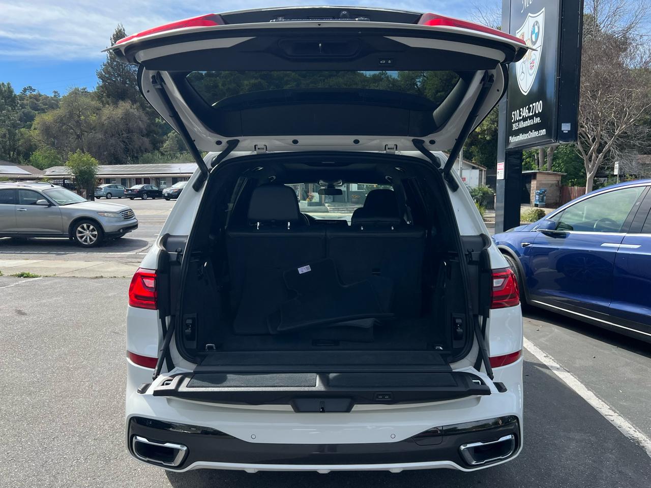 BMW X7 xDrive40i Sports Activity Vehicle 2021