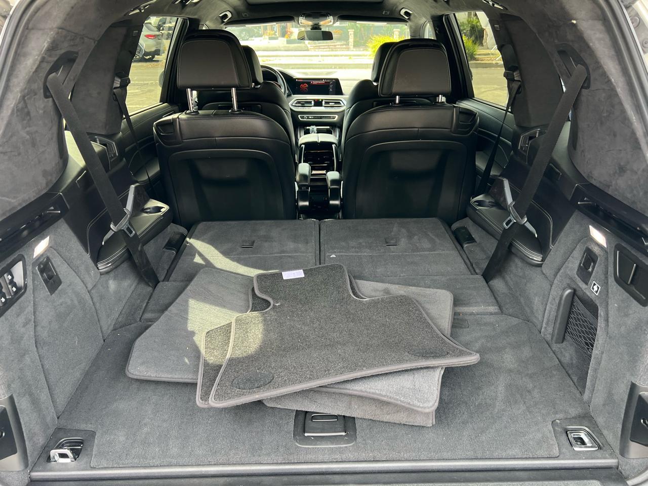 BMW X7 xDrive40i Sports Activity Vehicle 2021