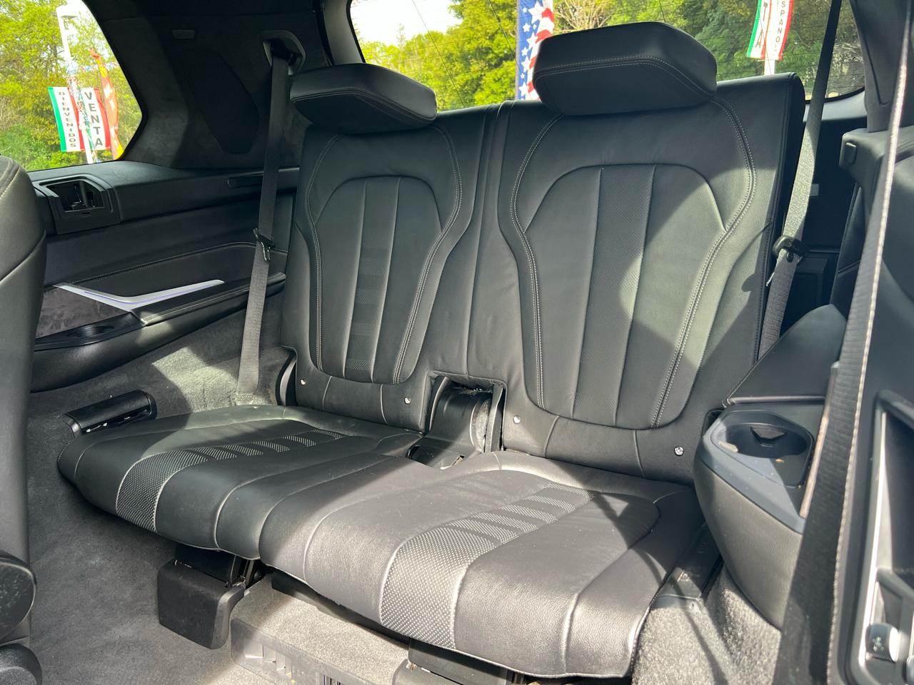 BMW X7 xDrive40i Sports Activity Vehicle 2021