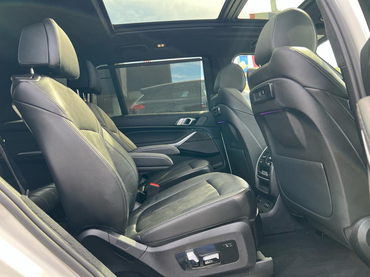 BMW X7 xDrive40i Sports Activity Vehicle 2021