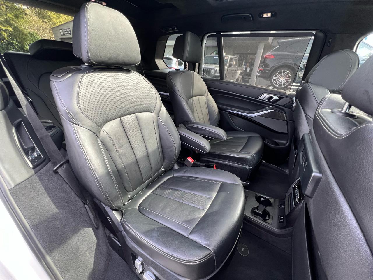 BMW X7 xDrive40i Sports Activity Vehicle 2021