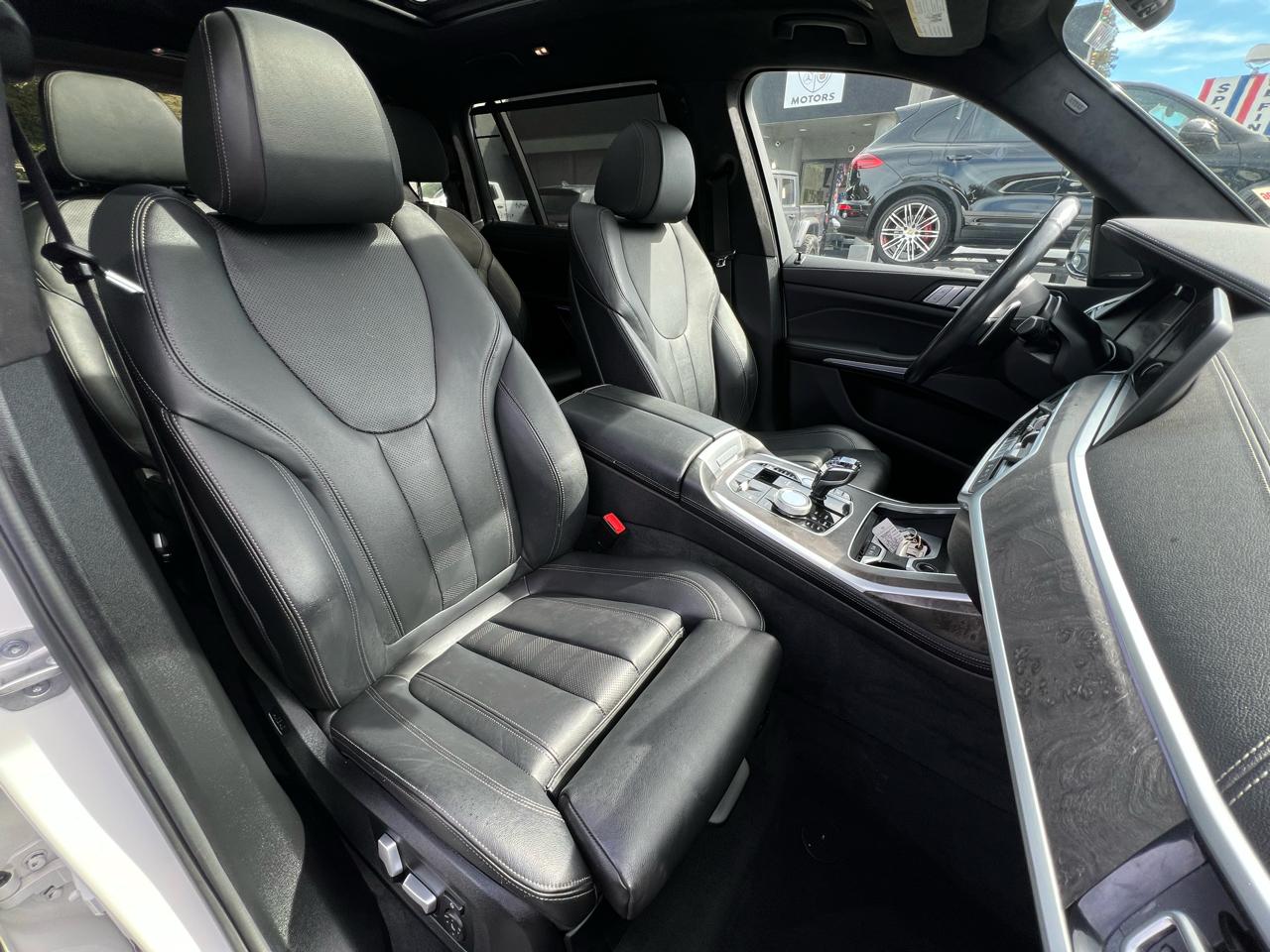 BMW X7 xDrive40i Sports Activity Vehicle 2021