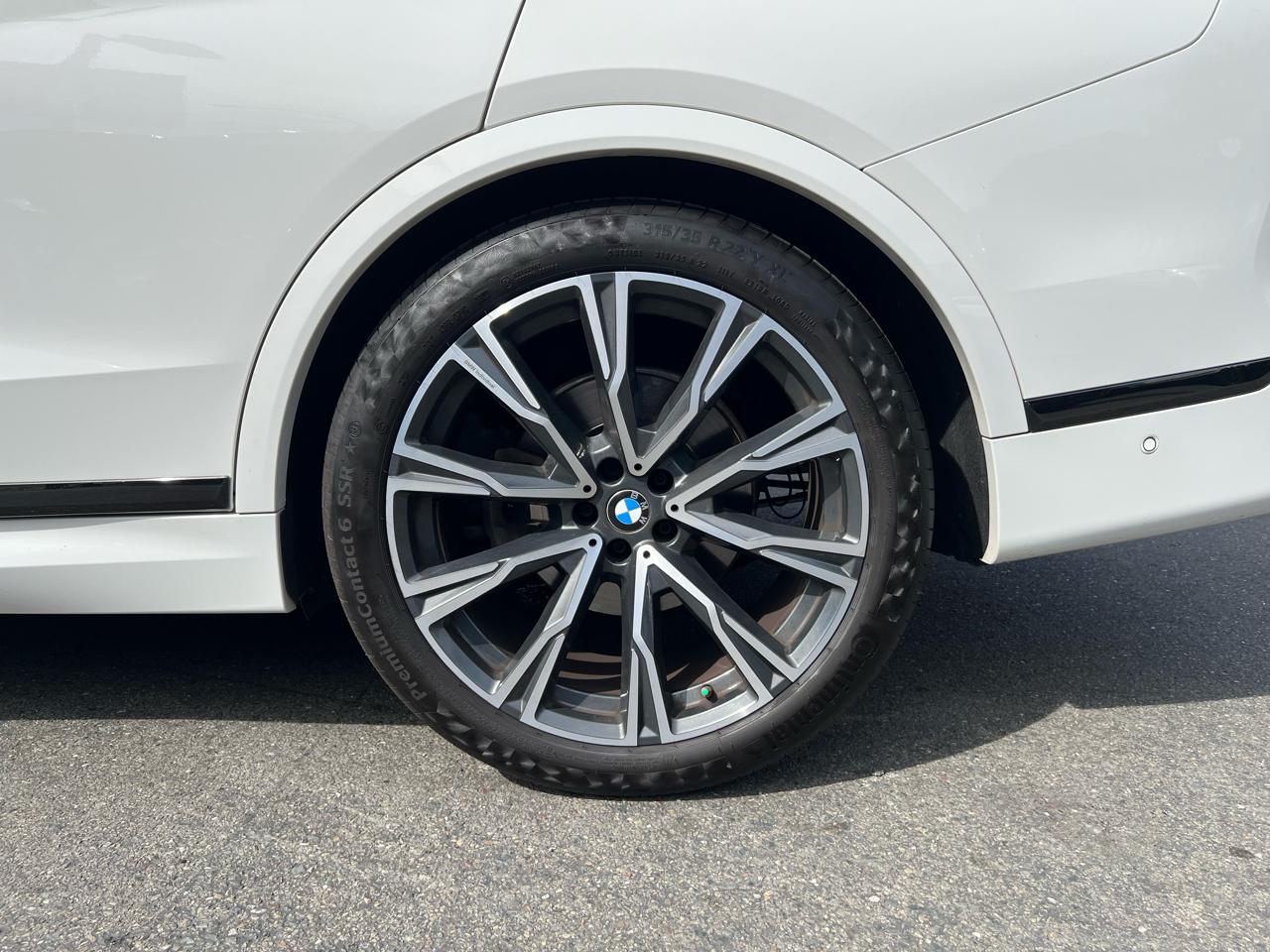 BMW X7 xDrive40i Sports Activity Vehicle 2021