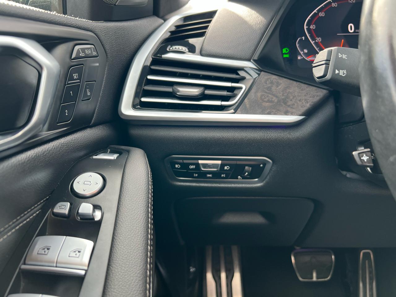 BMW X7 xDrive40i Sports Activity Vehicle 2021