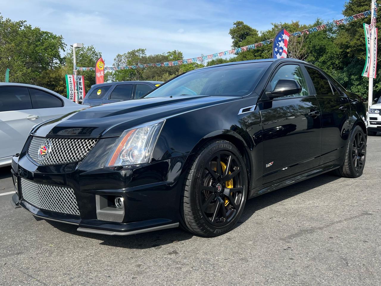 Cadillac CTS-V Sedan  2012