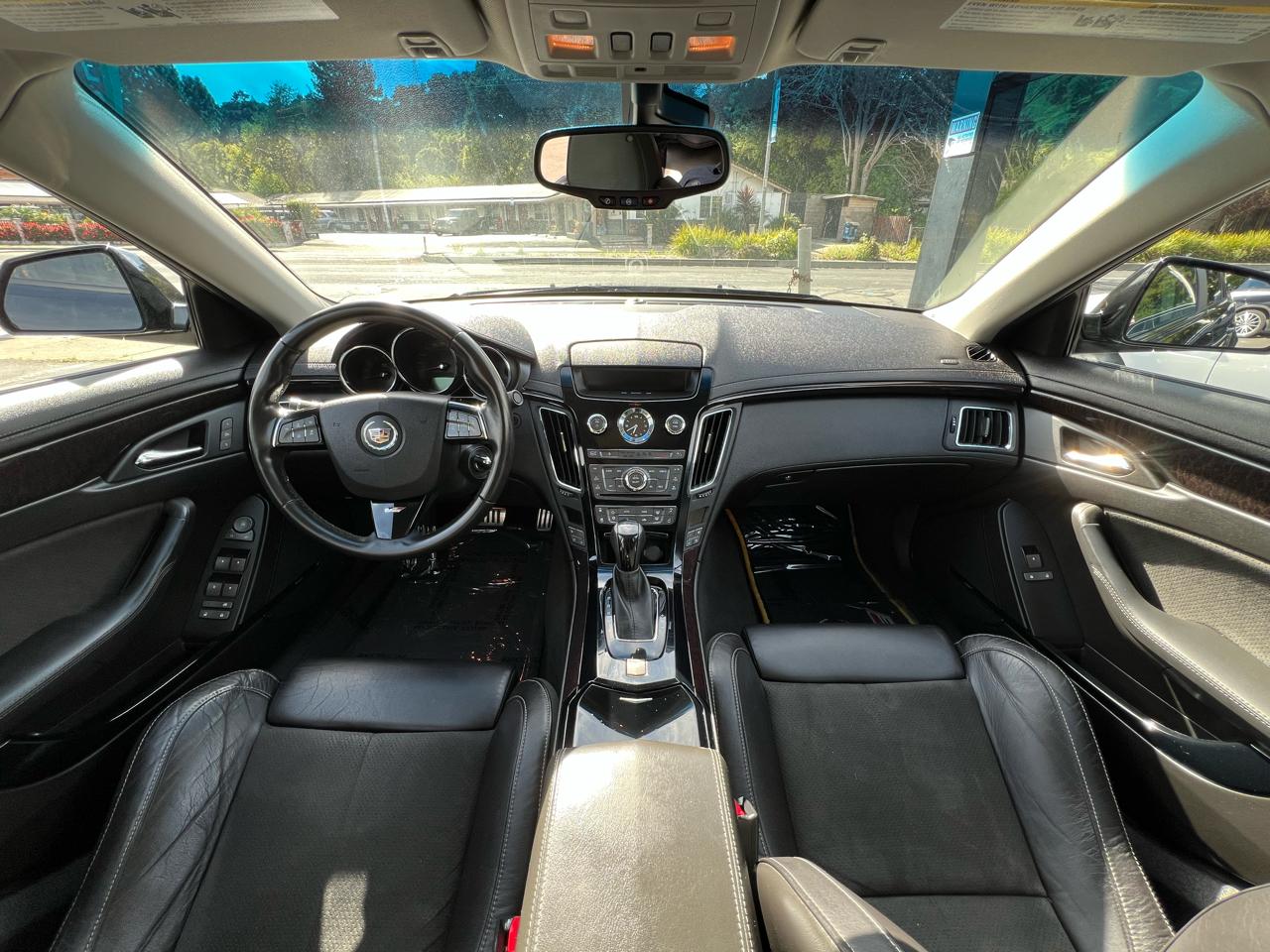 Cadillac CTS-V Sedan  2012