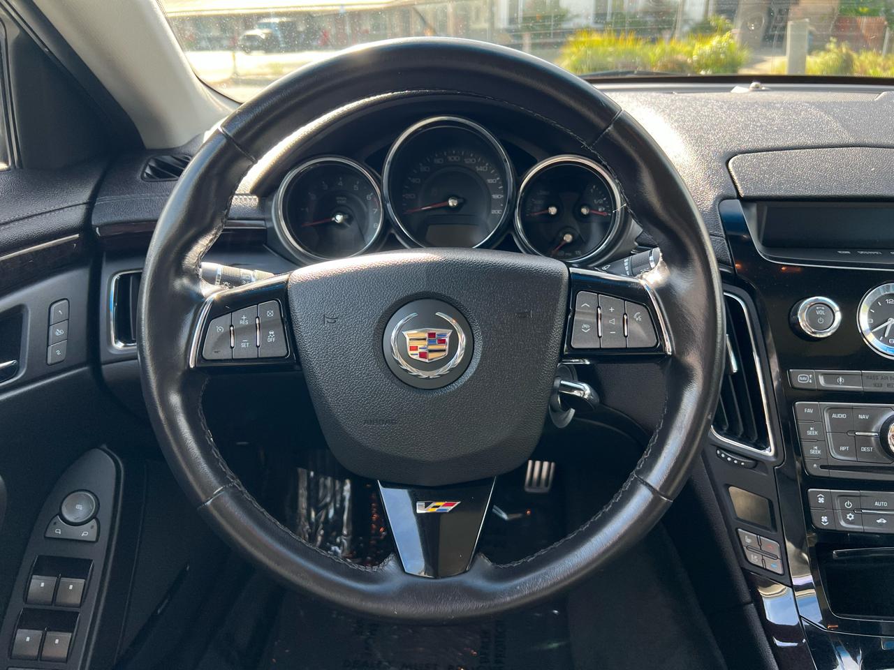 Cadillac CTS-V Sedan  2012