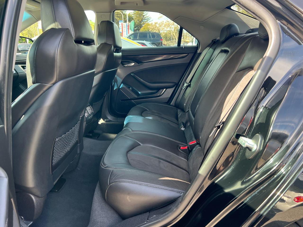 Cadillac CTS-V Sedan  2012