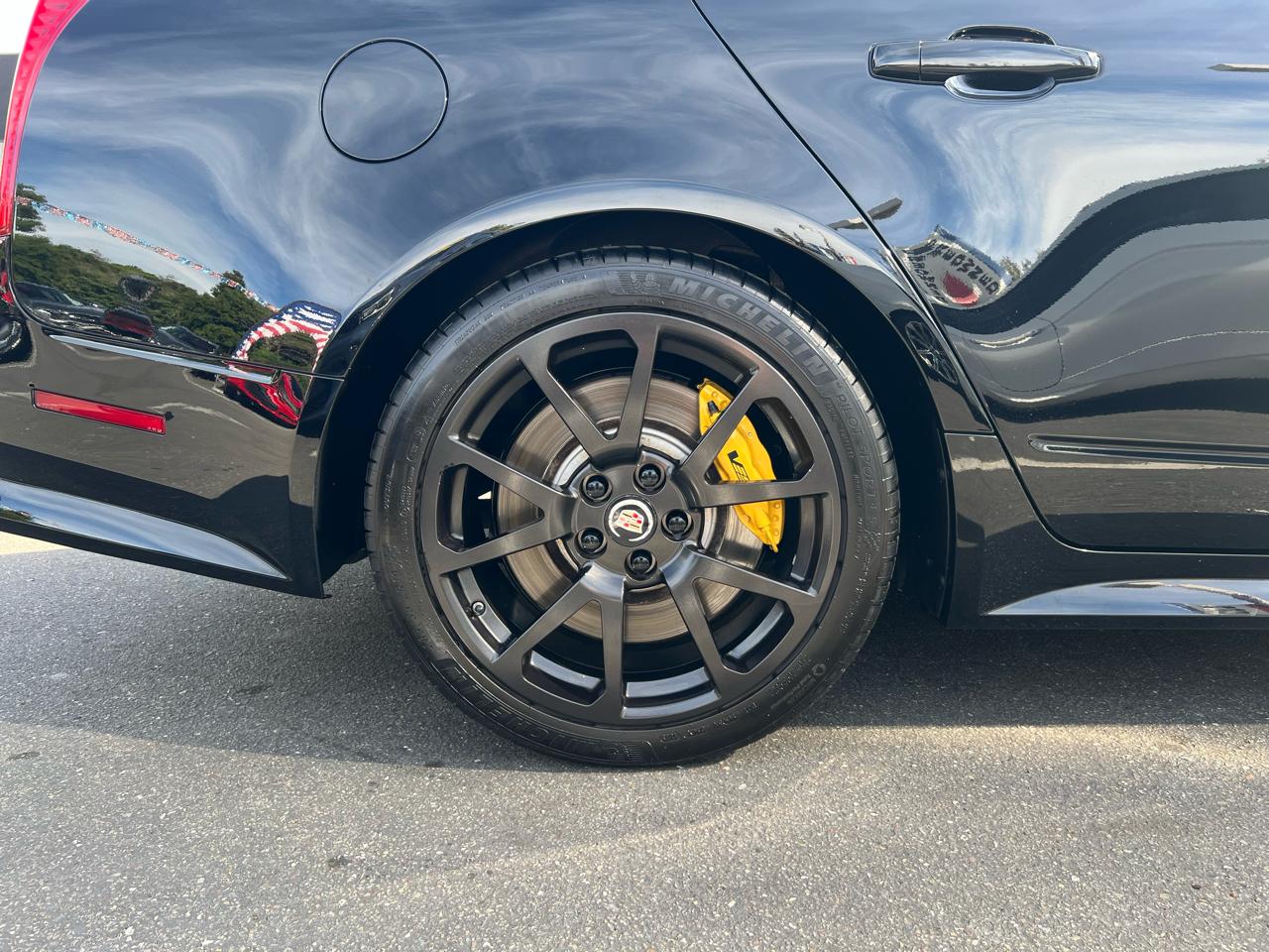 Cadillac CTS-V Sedan  2012