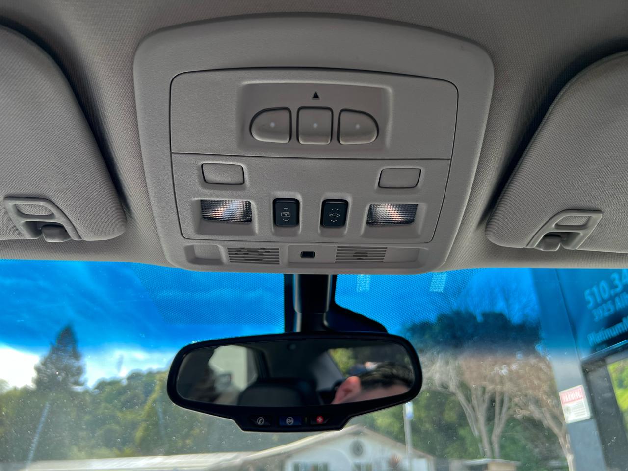 Cadillac CTS-V Sedan  2012