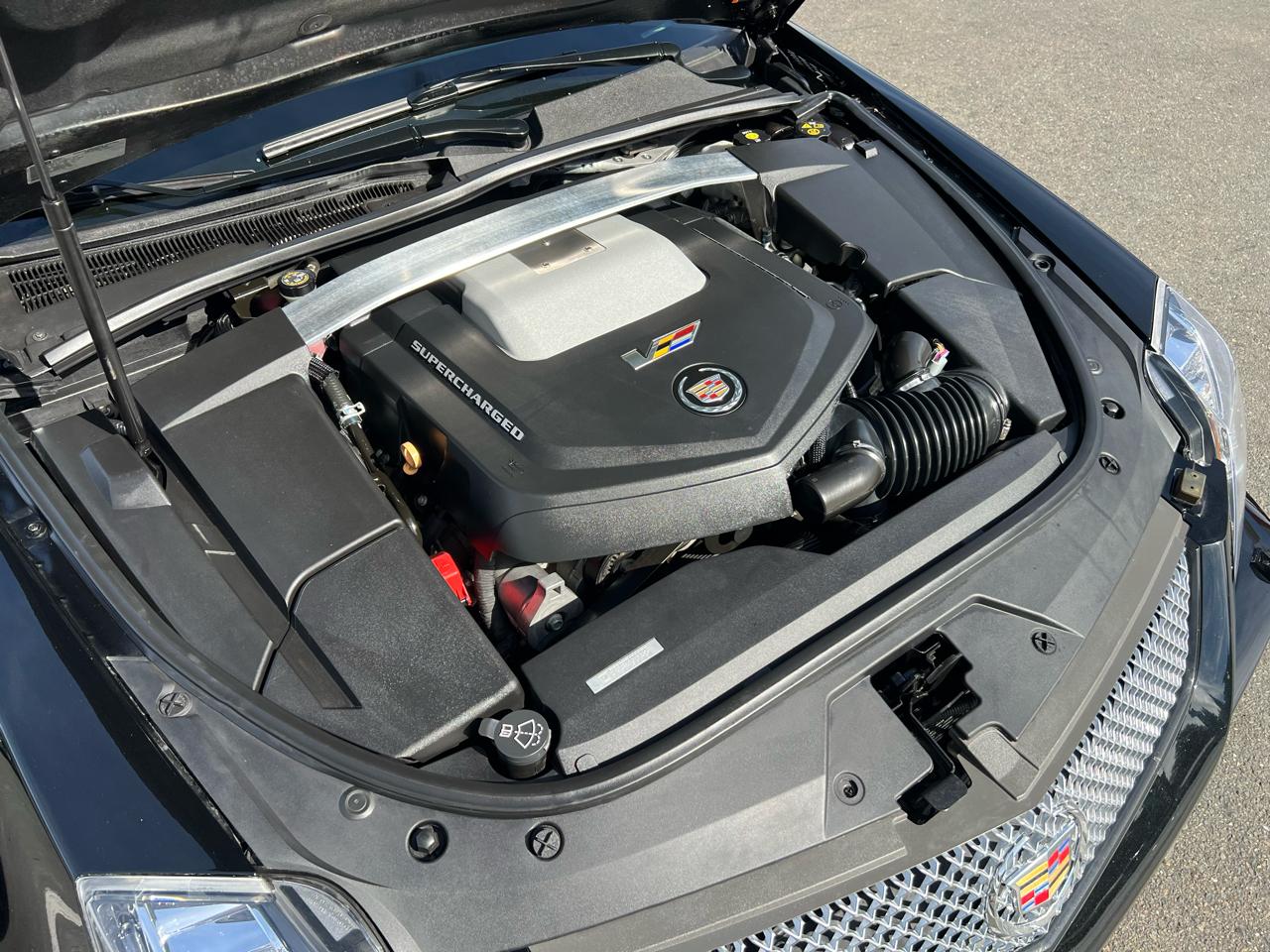 Cadillac CTS-V Sedan  2012