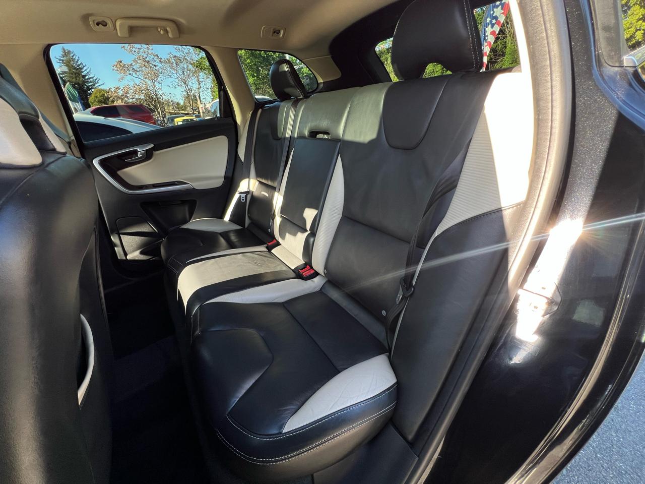 Volvo XC60 AWD 4dr 3.0T 2010