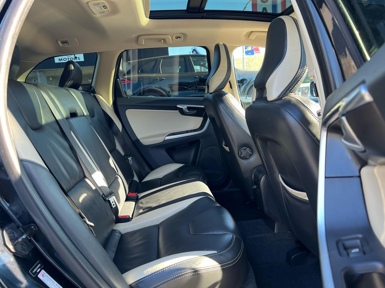 Volvo XC60 AWD 4dr 3.0T 2010