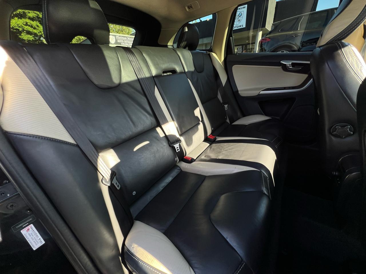 Volvo XC60 AWD 4dr 3.0T 2010