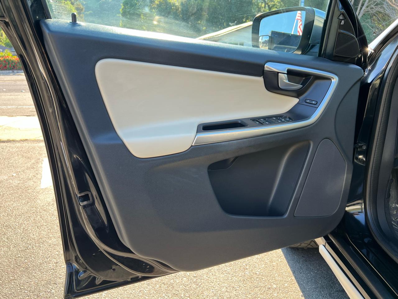 Volvo XC60 AWD 4dr 3.0T 2010