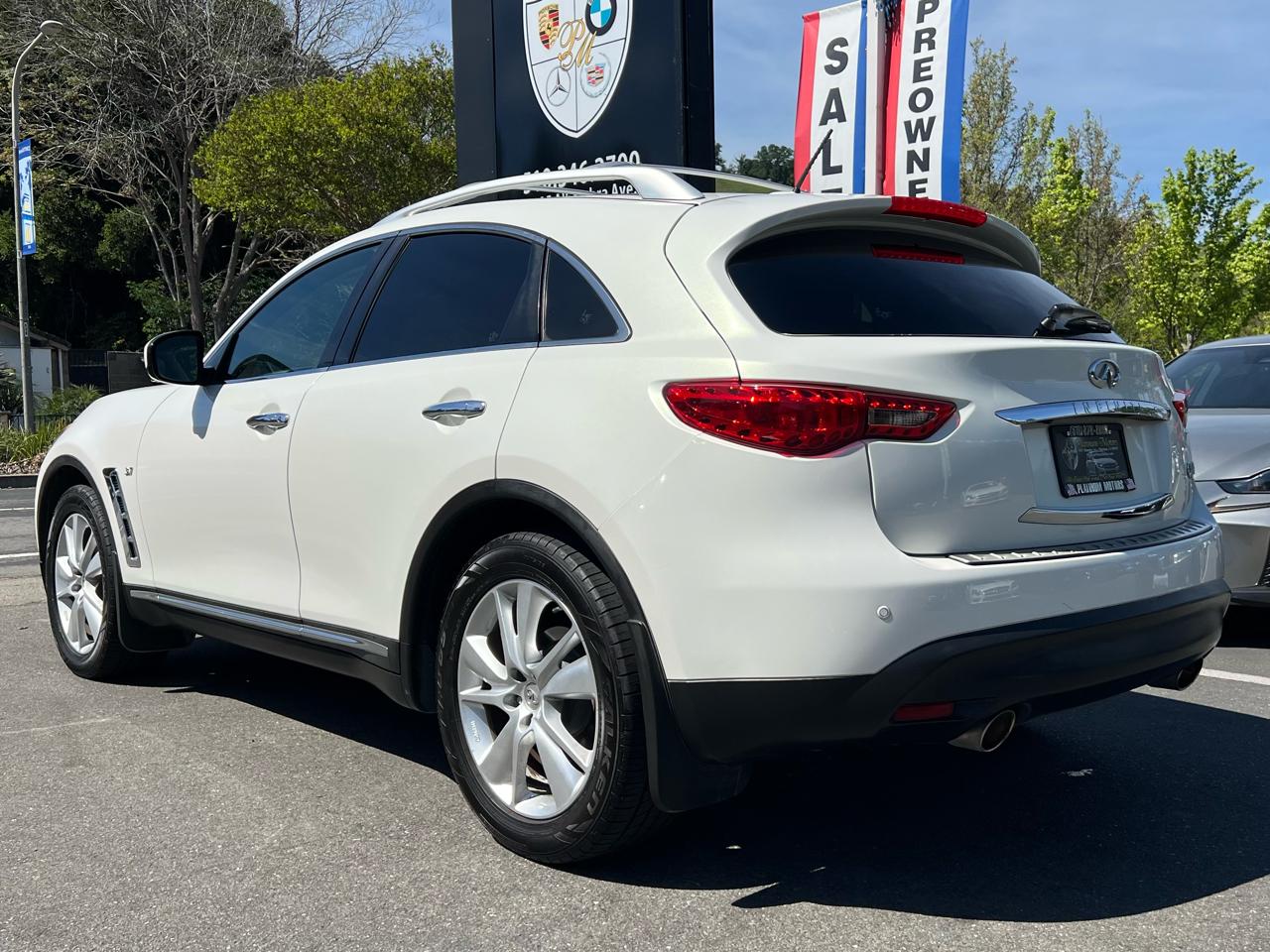 Infiniti QX70  2014