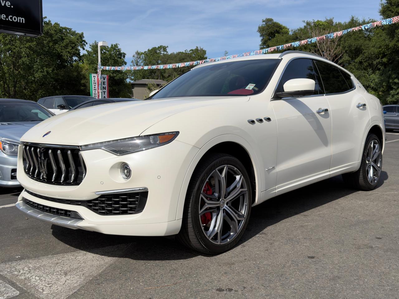 Maserati Levante  2021