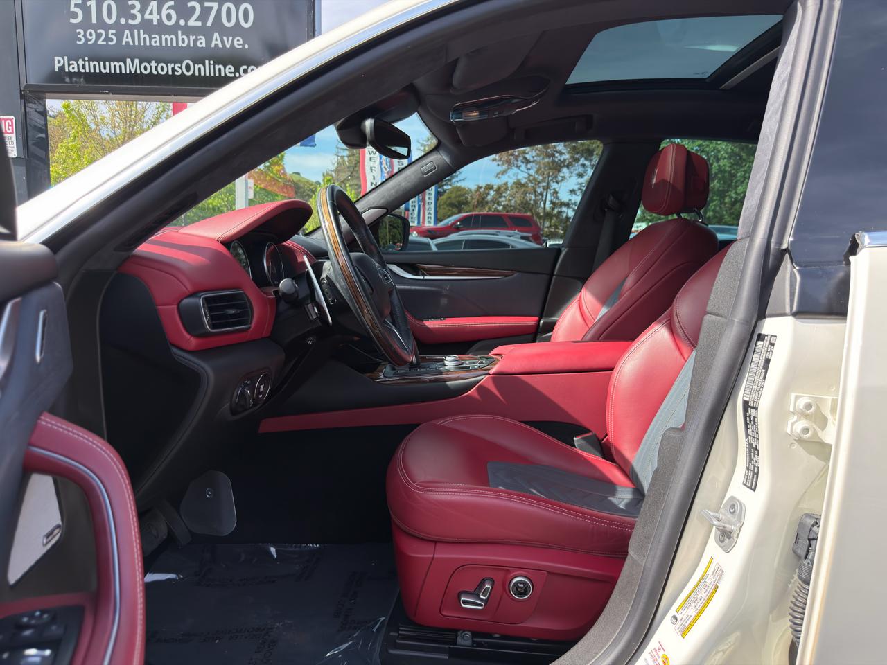 Maserati Levante  2021