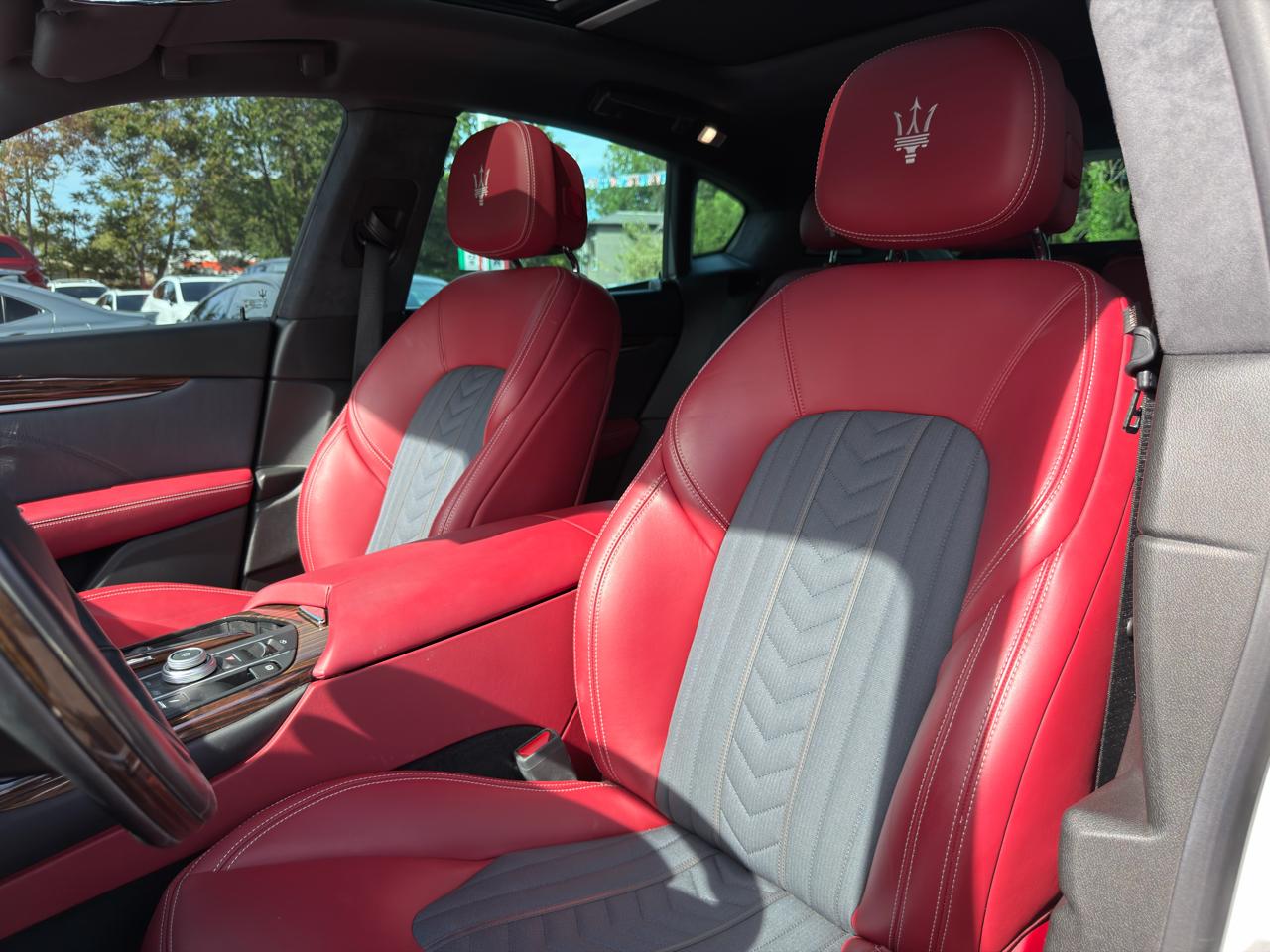 Maserati Levante  2021