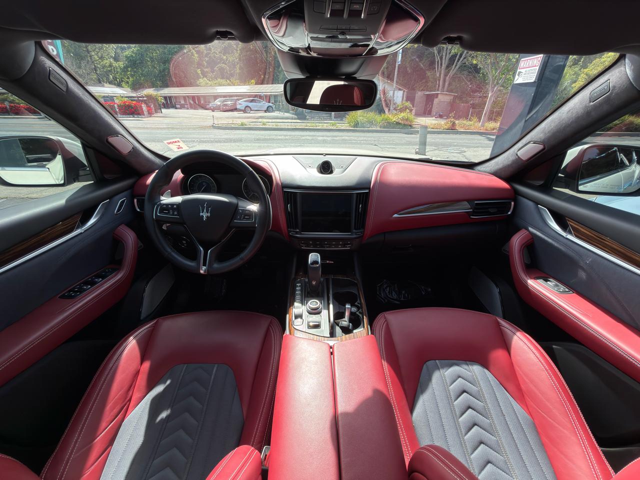 Maserati Levante  2021