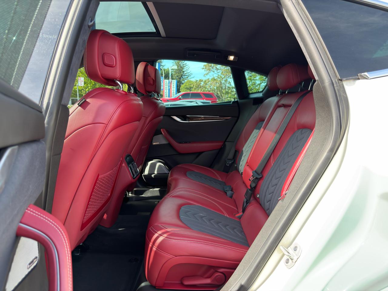 Maserati Levante  2021