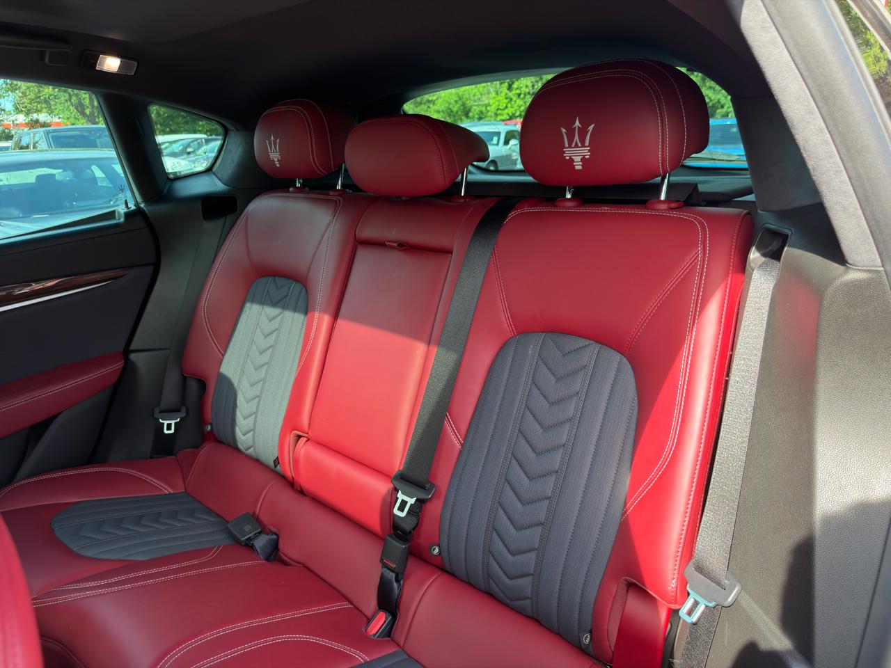 Maserati Levante  2021