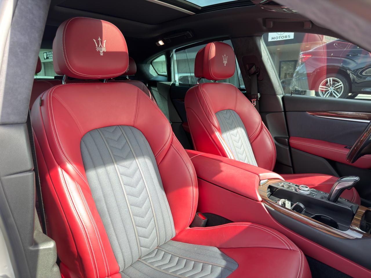 Maserati Levante  2021