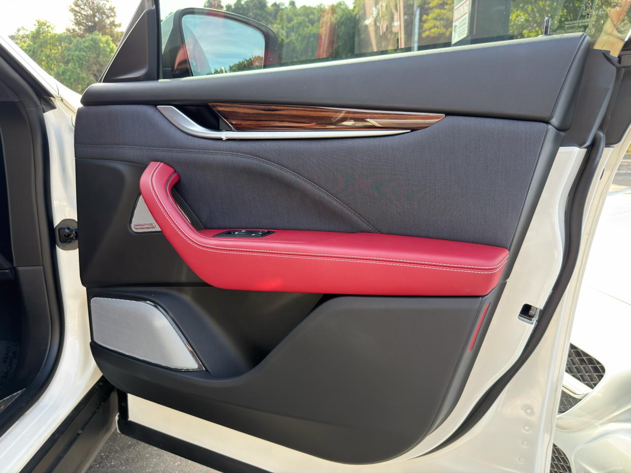 Maserati Levante  2021