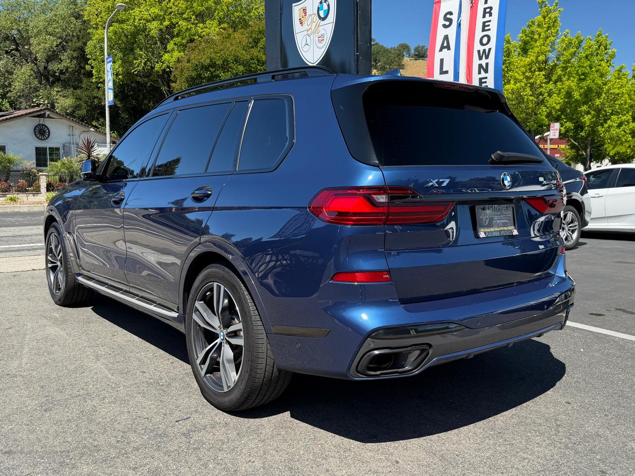 BMW X7  2021