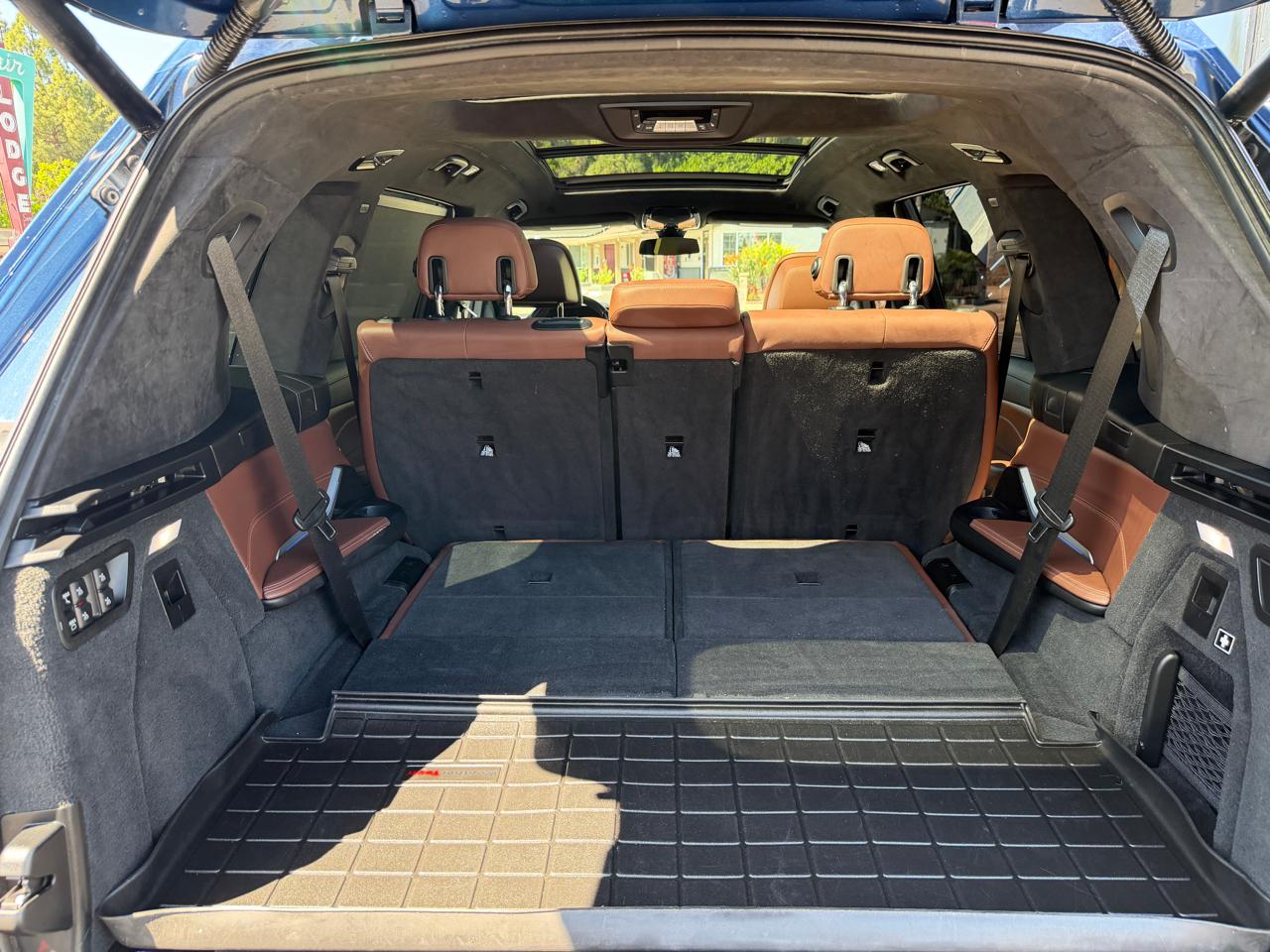 BMW X7  2021
