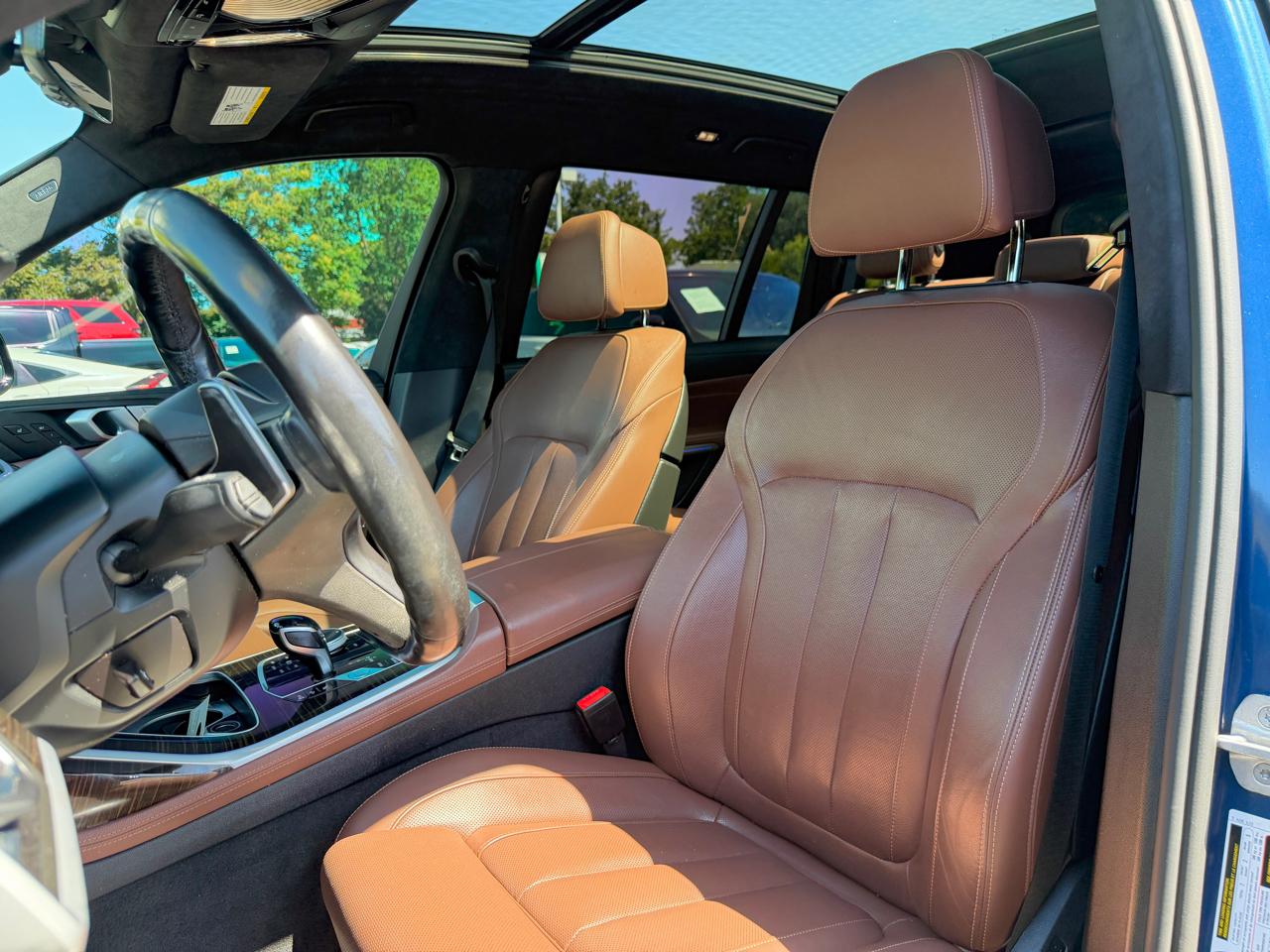 BMW X7  2021