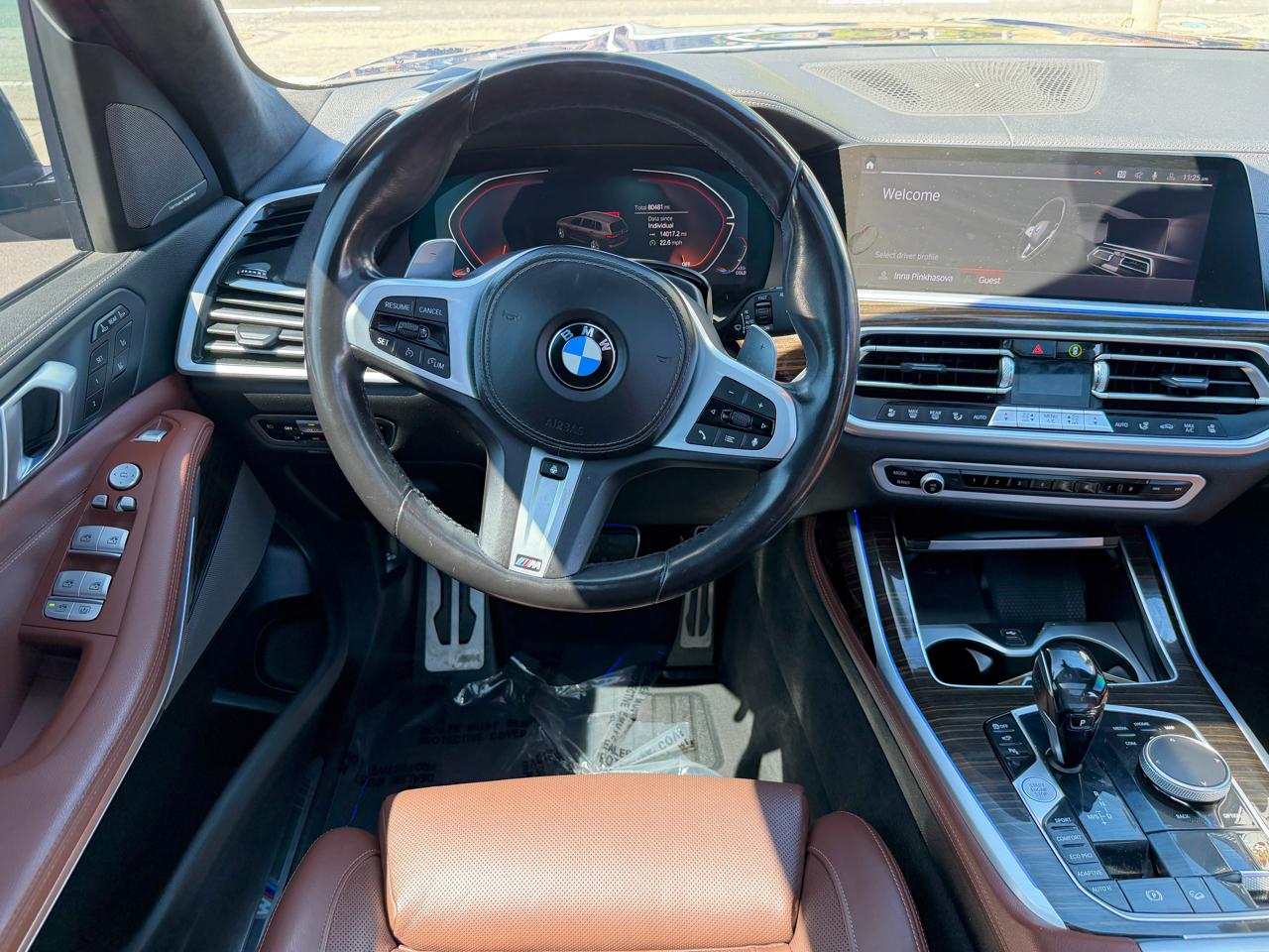 BMW X7  2021