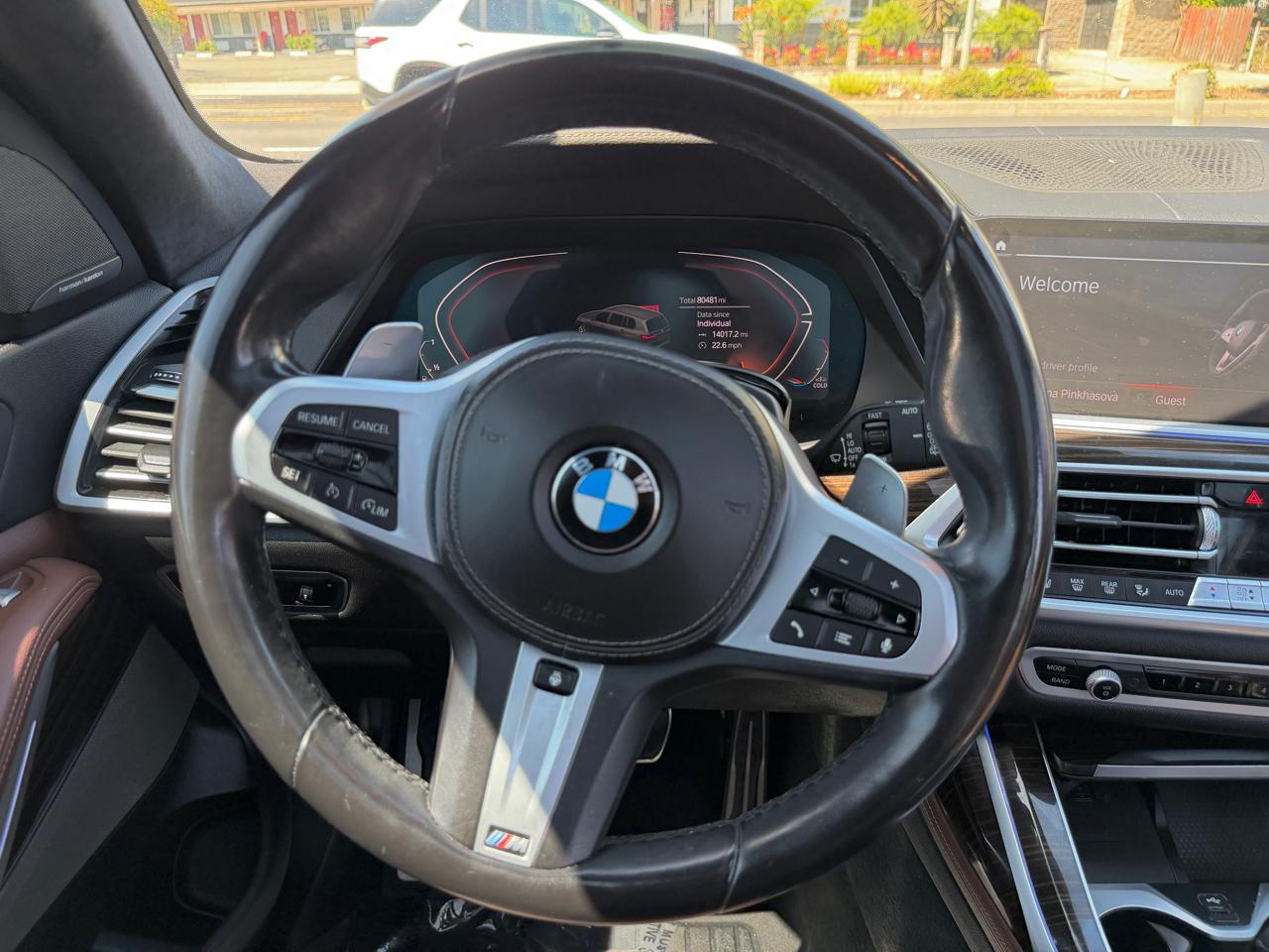 BMW X7  2021