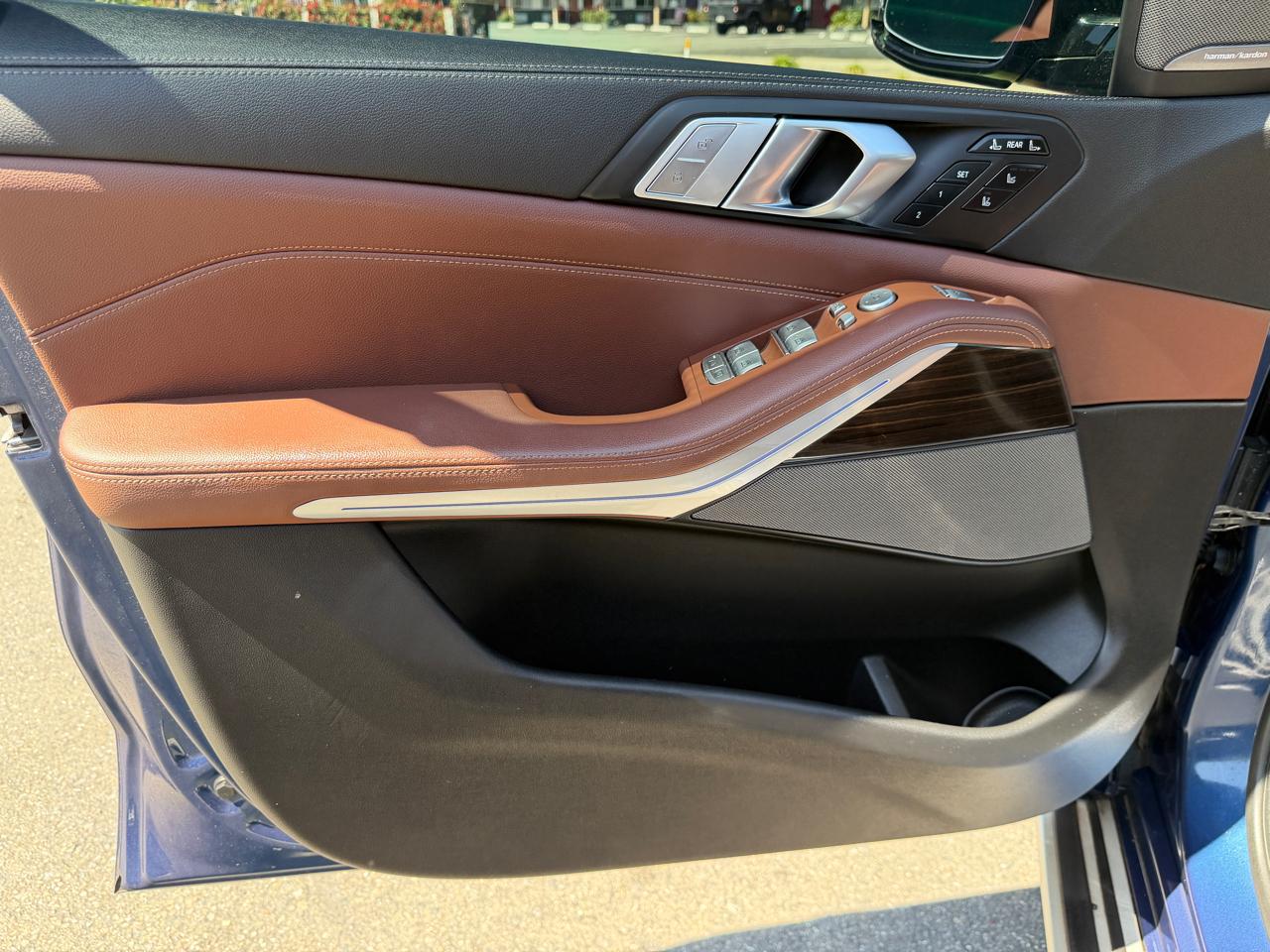 BMW X7  2021