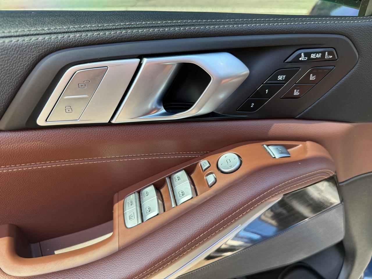 BMW X7  2021