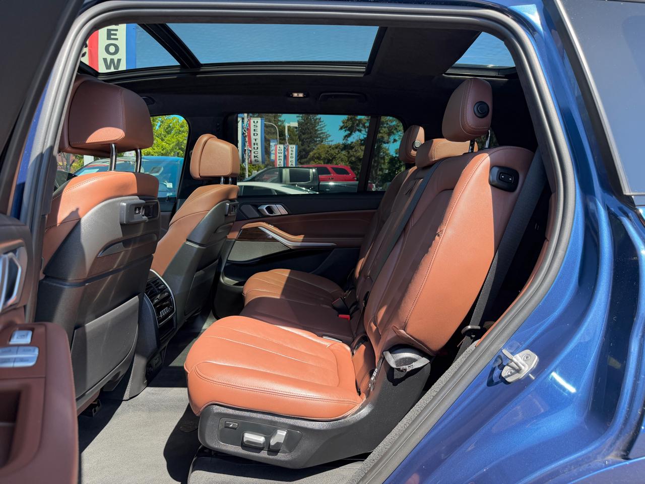 BMW X7  2021