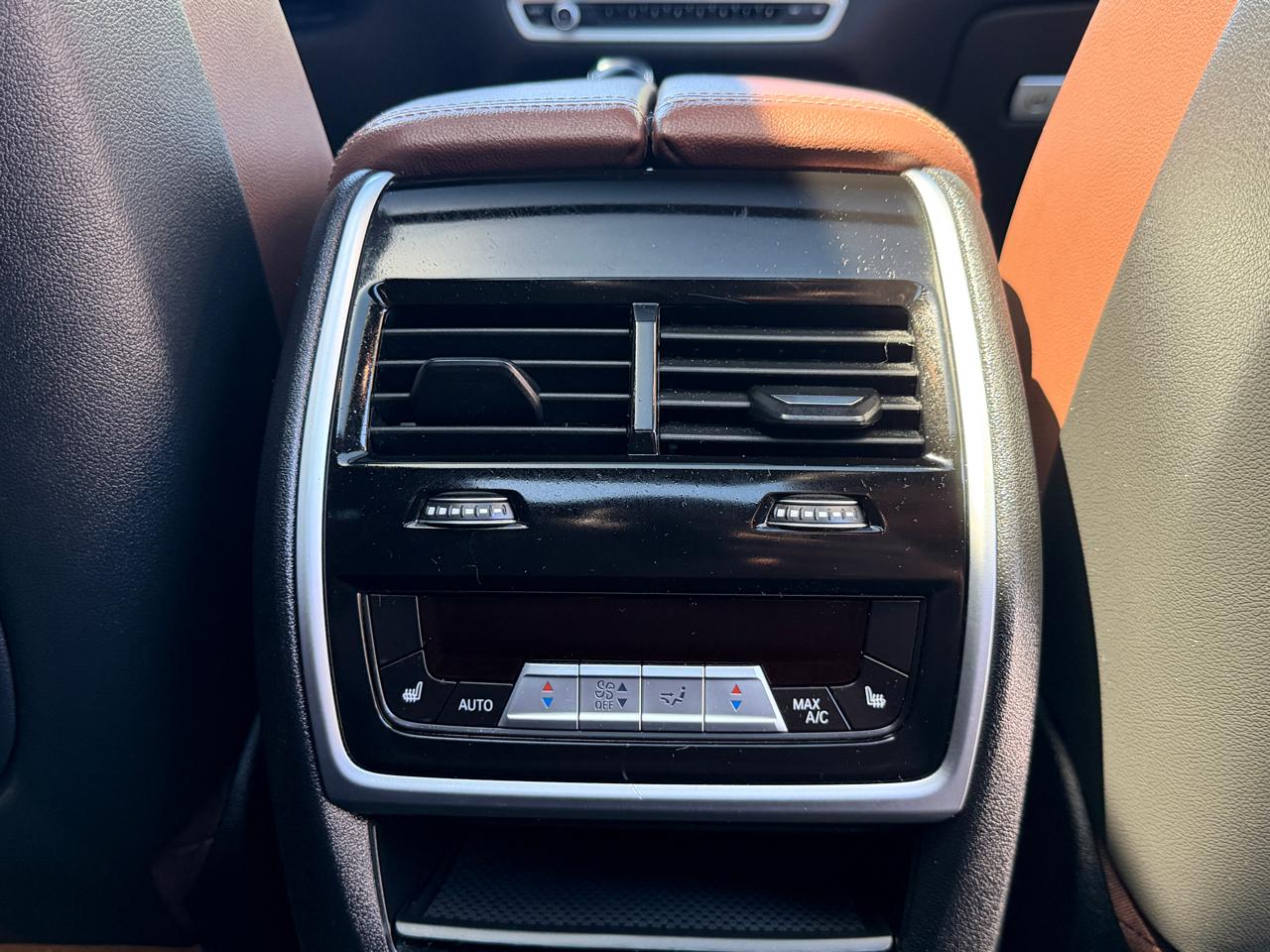 BMW X7  2021