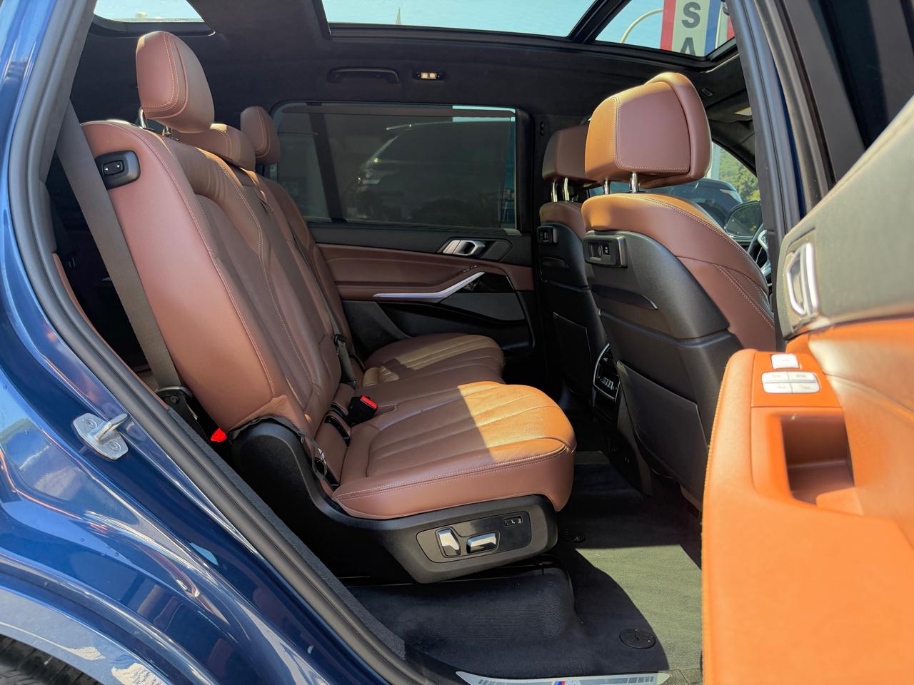 BMW X7  2021